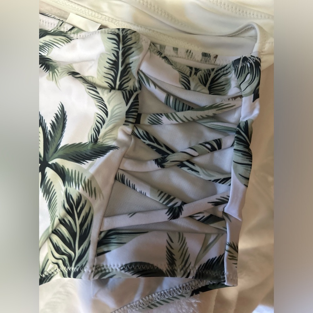 AvidLove 2 piece palm bikini​​ - Picture 3 of 4